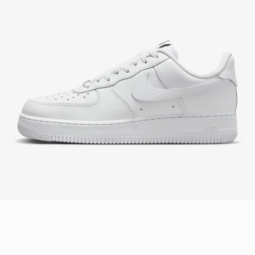 Men’s White Nike Air Force One 1 size 11.5